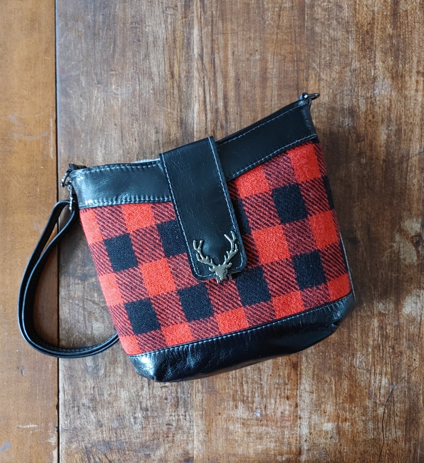 Highland Swish in Leather with Rob Roy Harris Tweed