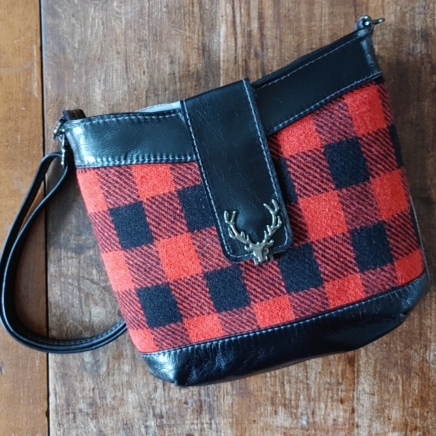 Highland Swish in Leather with Rob Roy Harris Tweed