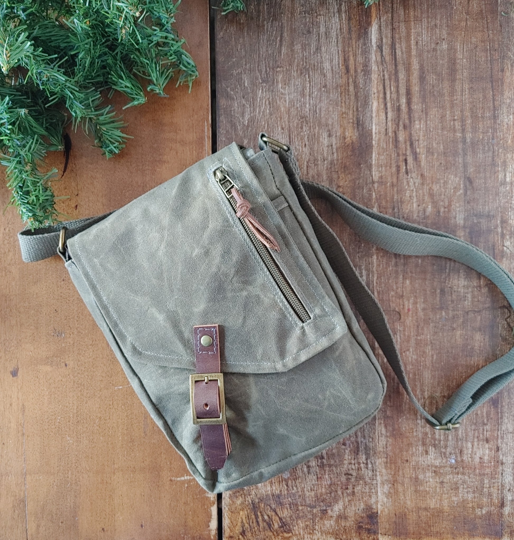 Crossbody Satchel in Waxed Canvas