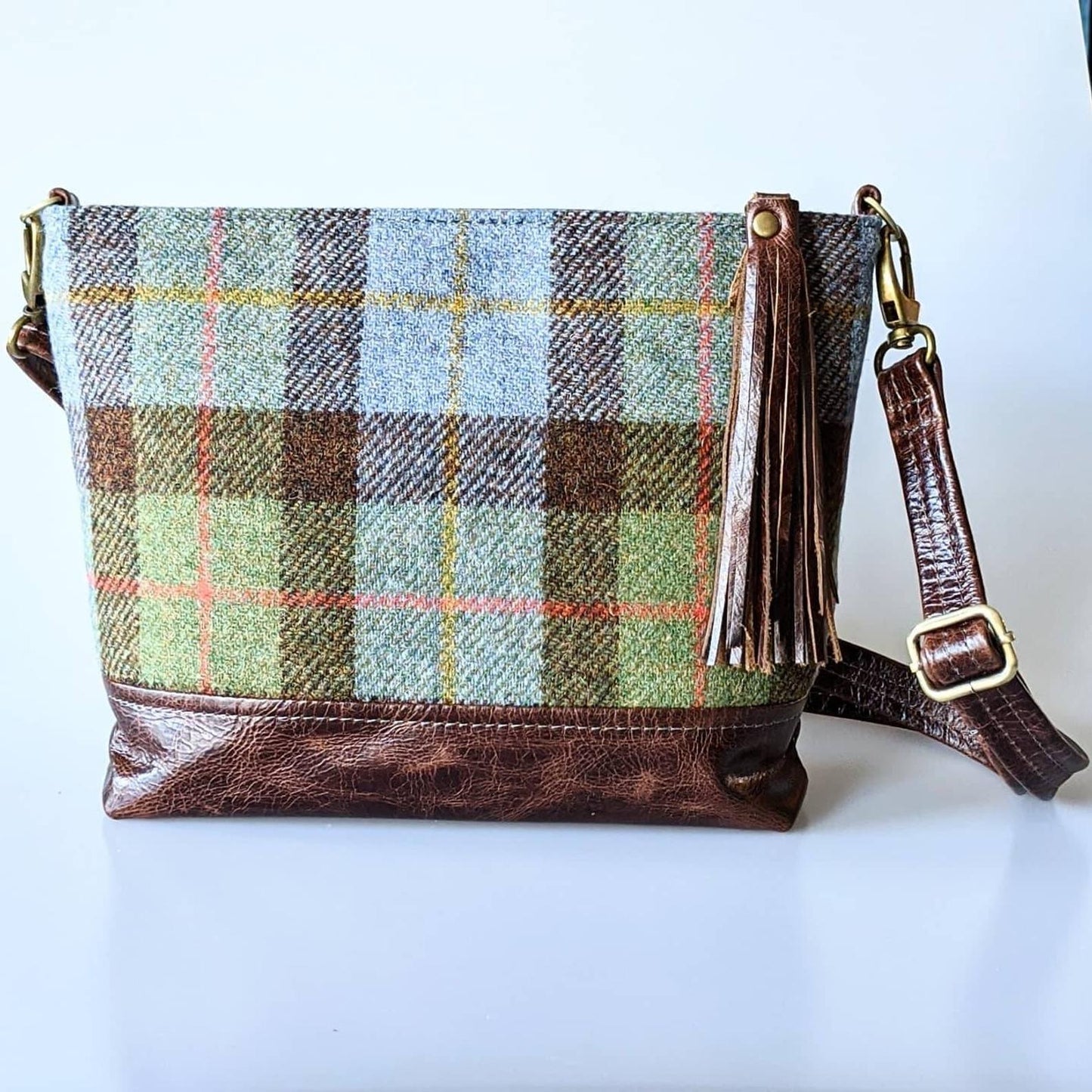 Handbag in Leather and Harris Tweed
