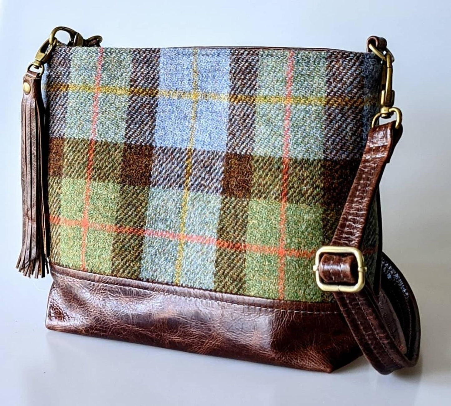 Handbag in Leather and Harris Tweed