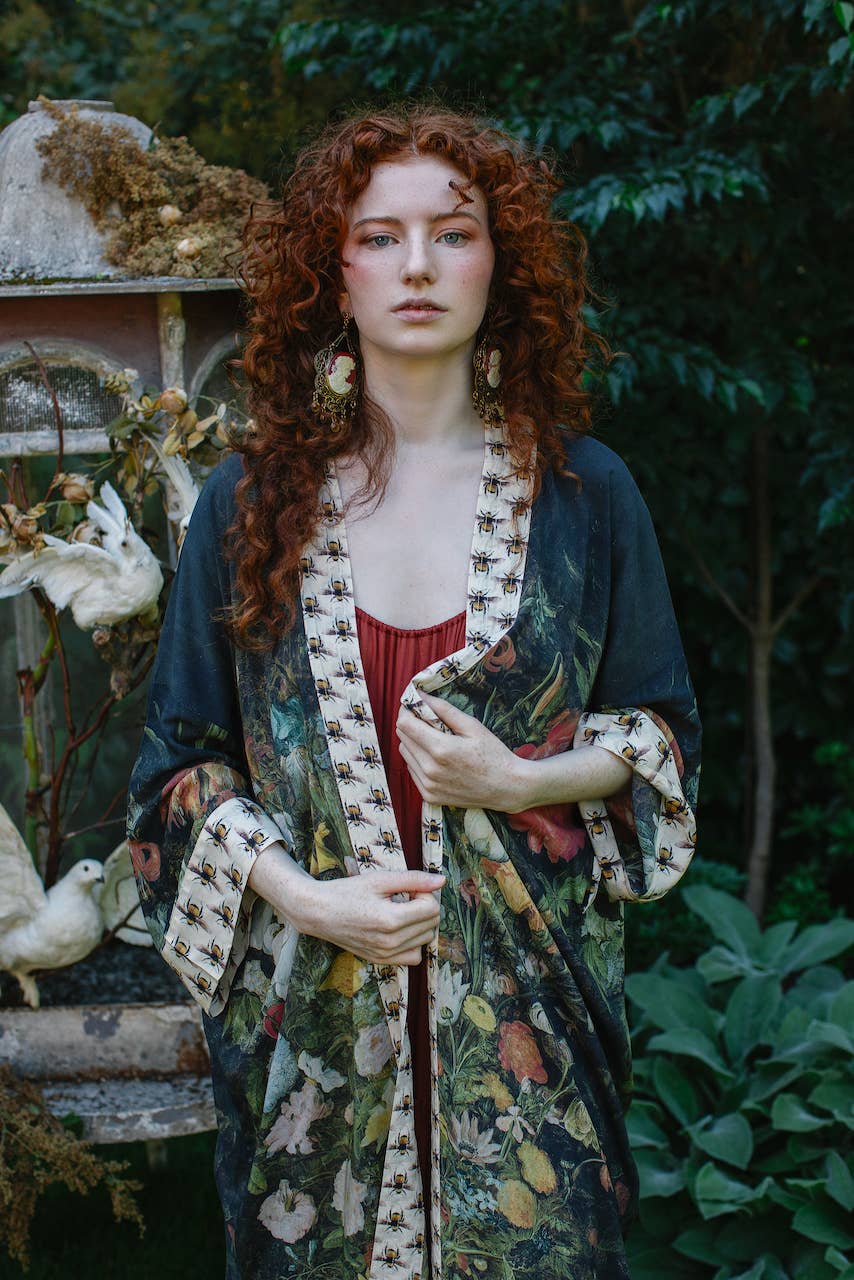 Market of Stars Duster- I Dream In Flowers Bamboo Duster  Robe with Bees