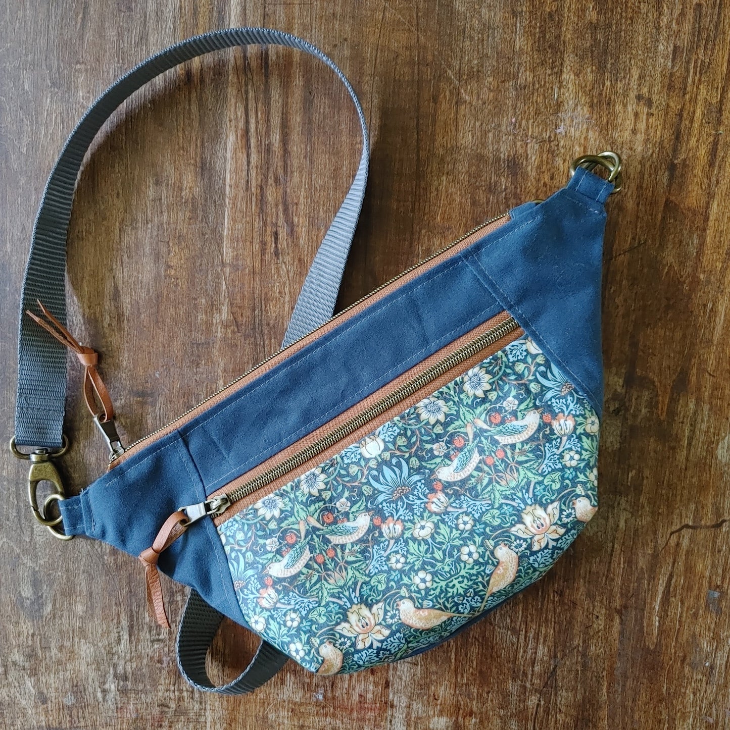 Handbag in Strawberry Thief by William Morris print. Made in Canada by Plumage Studio Accessories