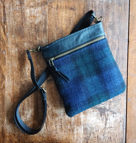 Sparrow Crossbody in Leather and Harris Tweed