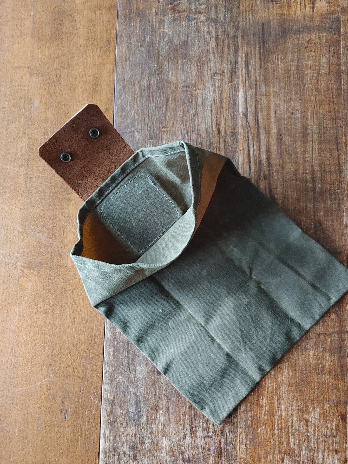 Simple Foraging Pouch in Waxed Canvas