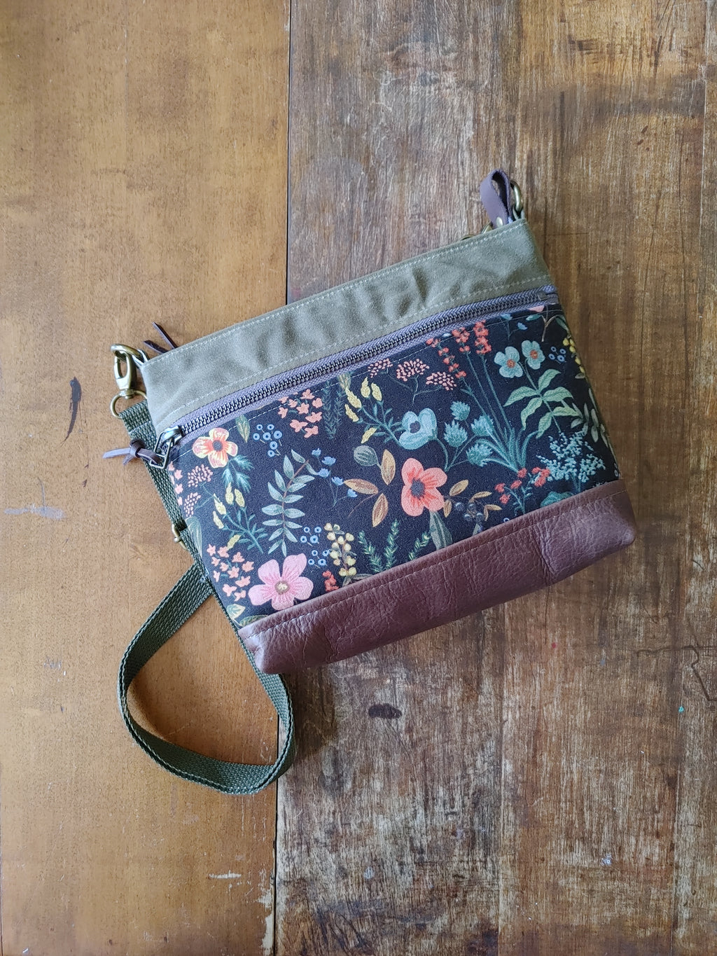 A Crossbody Star Bag in Waxed Canvas and Leather