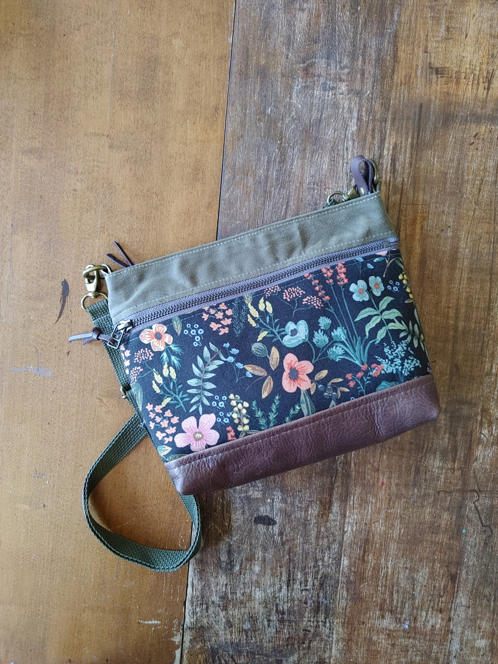 A Crossbody Star Bag in Waxed Canvas and Leather
