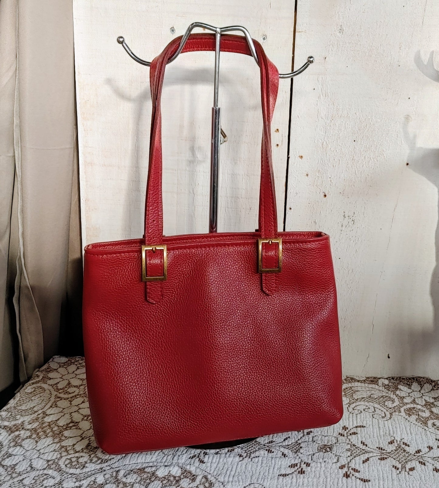 Handbag in Cherry Red Pebbled Leather