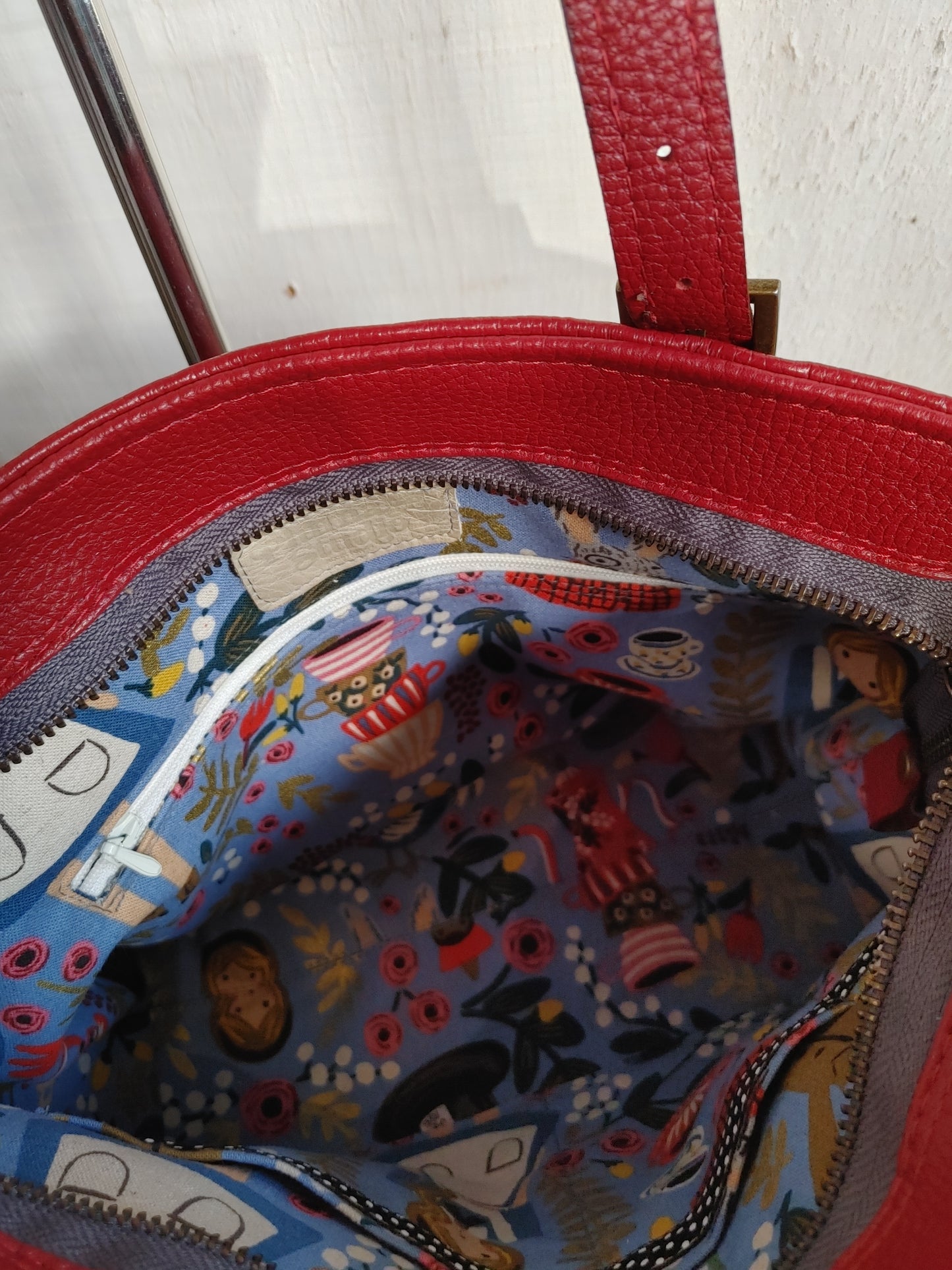 Handbag in Cherry Red Pebbled Leather