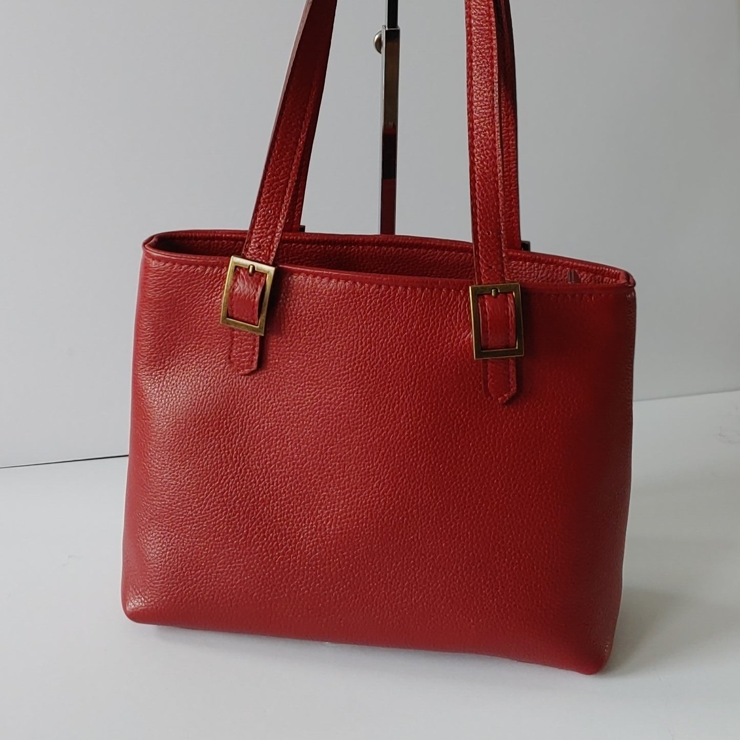 Handbag in Cherry Red Pebbled Leather