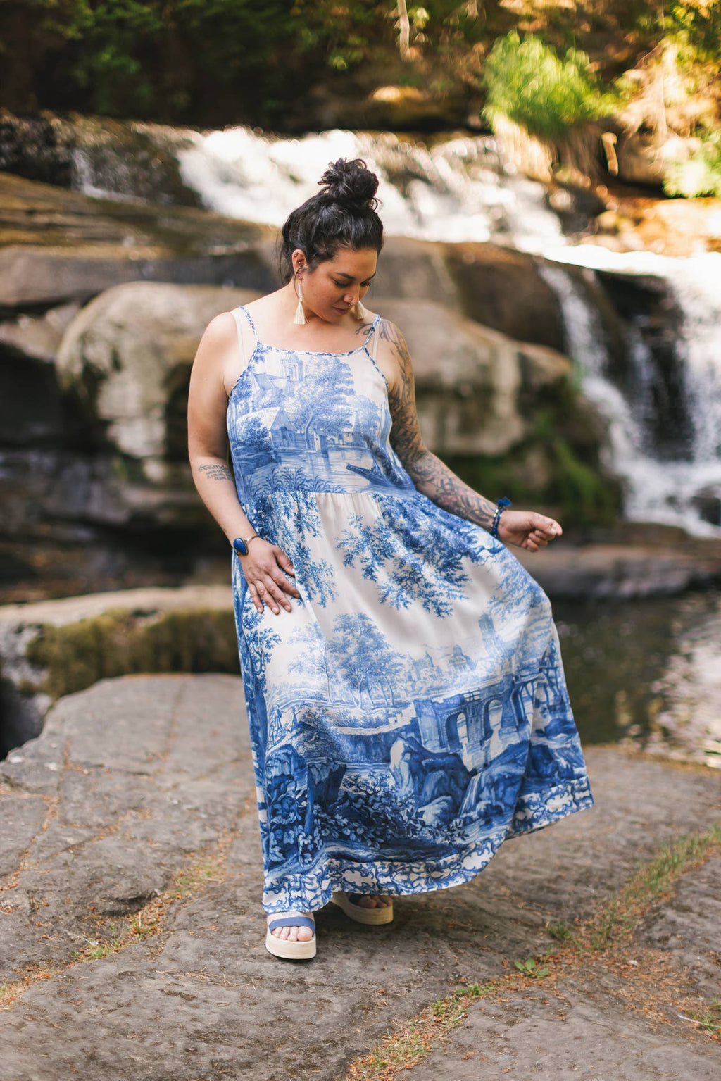 Let The Light In Bohéme Long Maxi Slip Dress w Delft Print: L/XL (fits approx. size 12-16)
