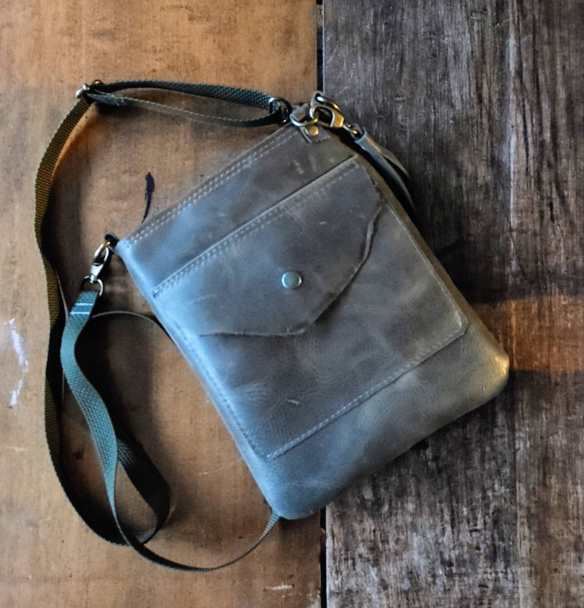 Leather Crossbody Bag with Lots of Pockets. Good for a Man Bag