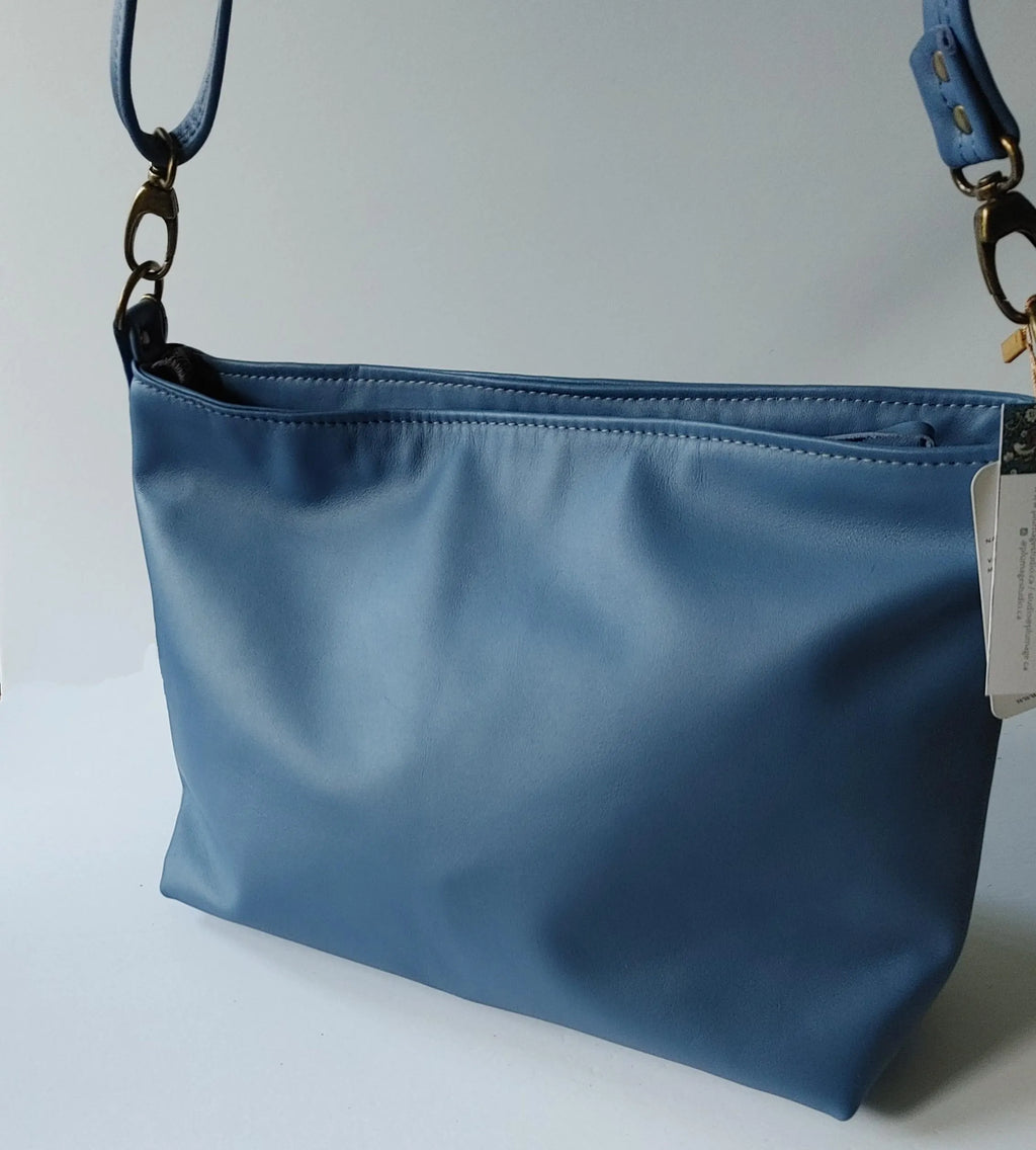 Big Slouchy Style Zippered Handbag in Leather
