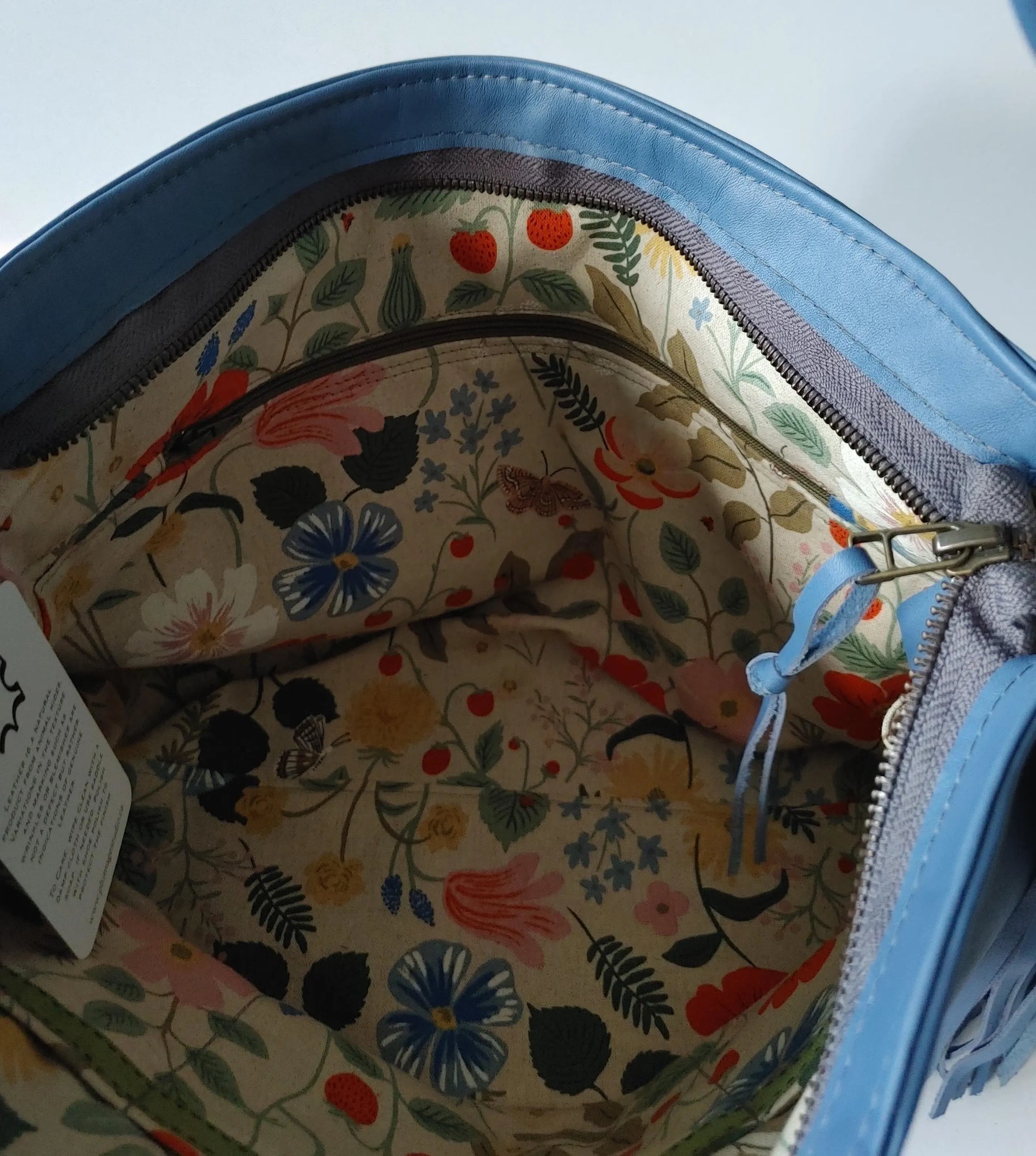 Big Slouchy Style Zippered Handbag in Leather
