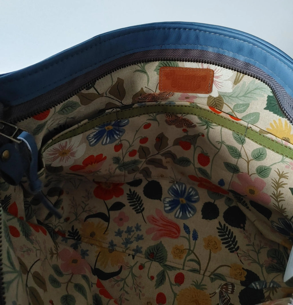 Big Slouchy Style Zippered Handbag in Leather