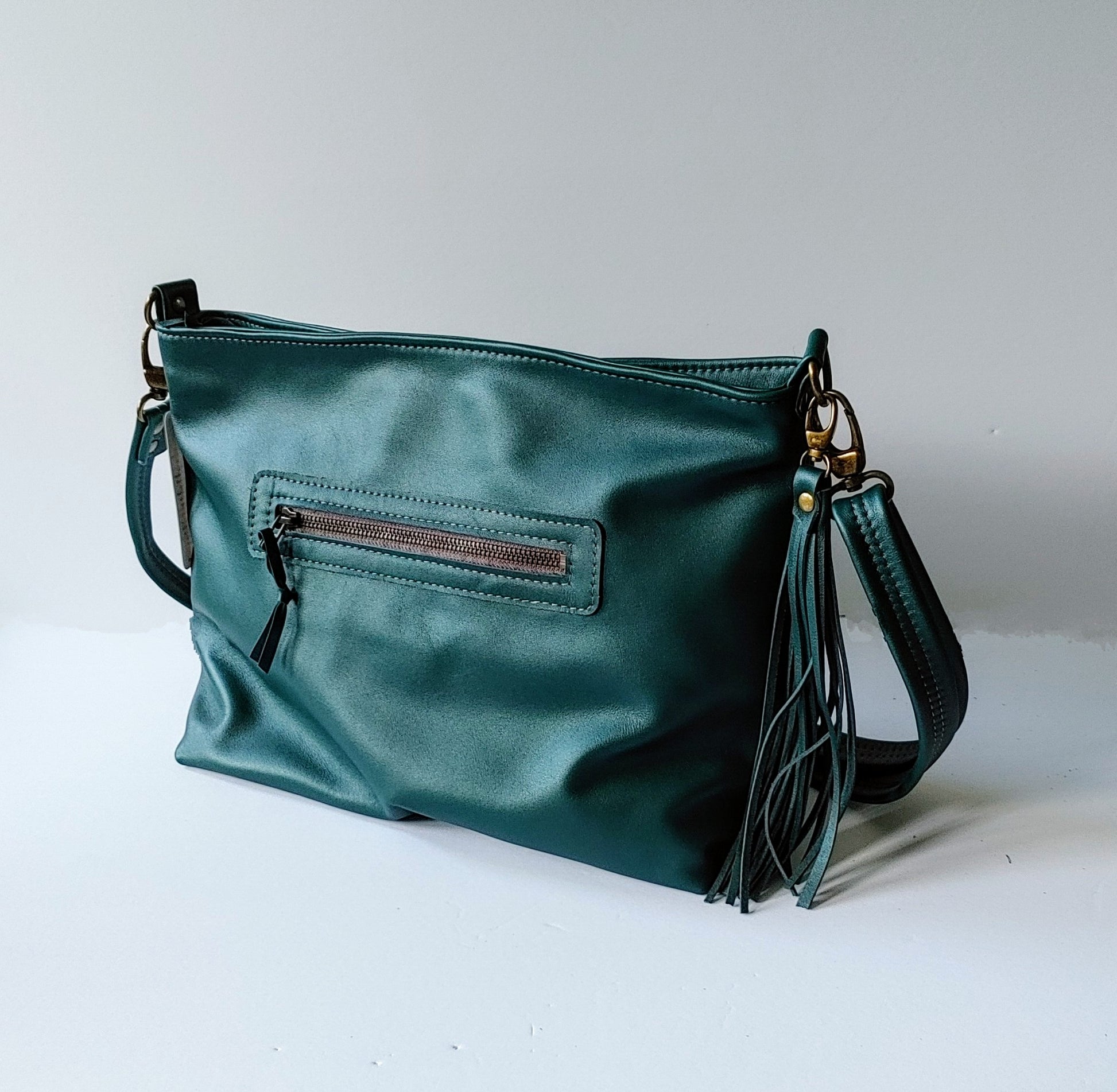 Big Slouchy Style Zippered Handbag in Leather
