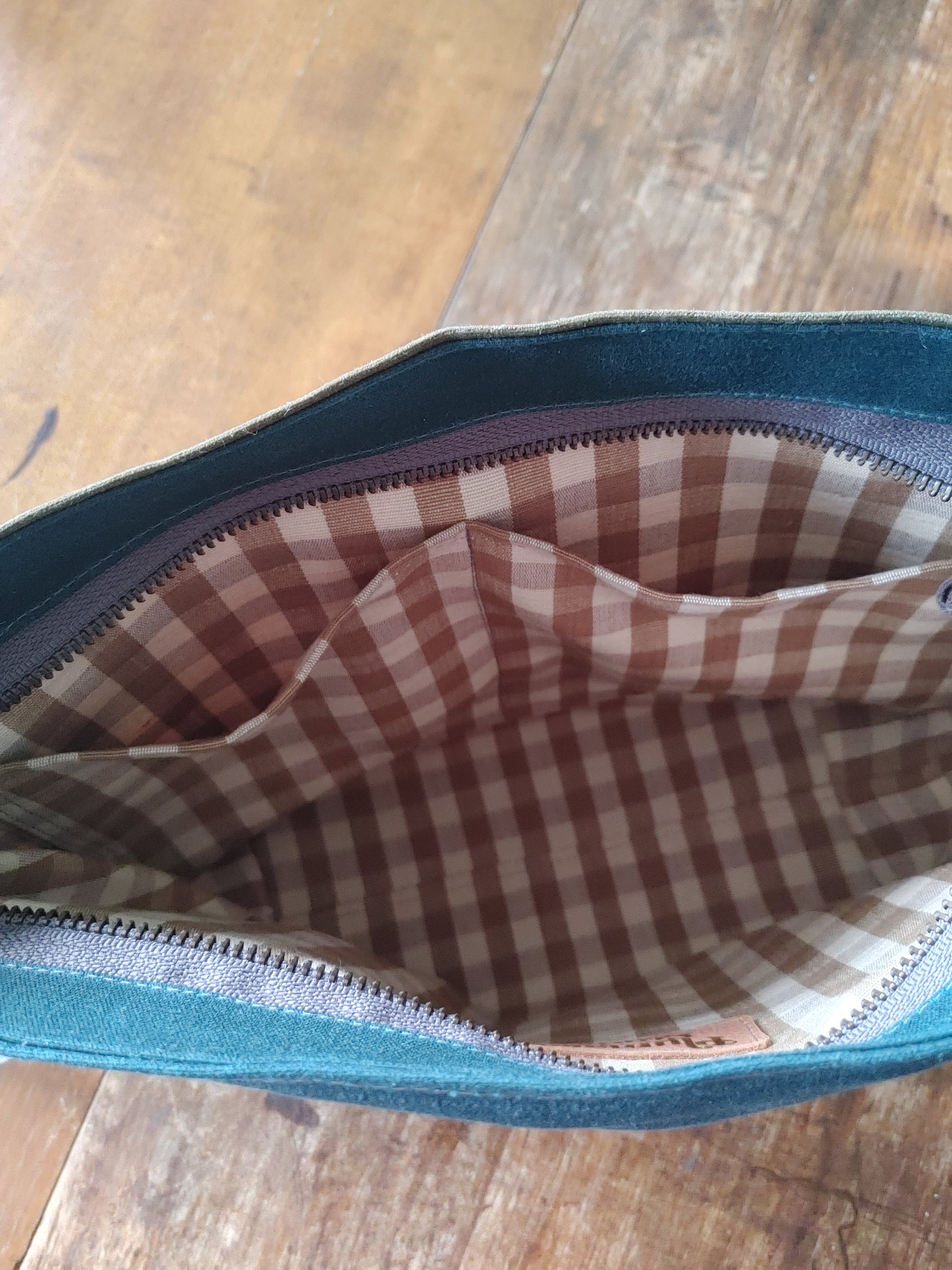 A Starling Handbag in Leather and Teal Waxed Canvas with Floral