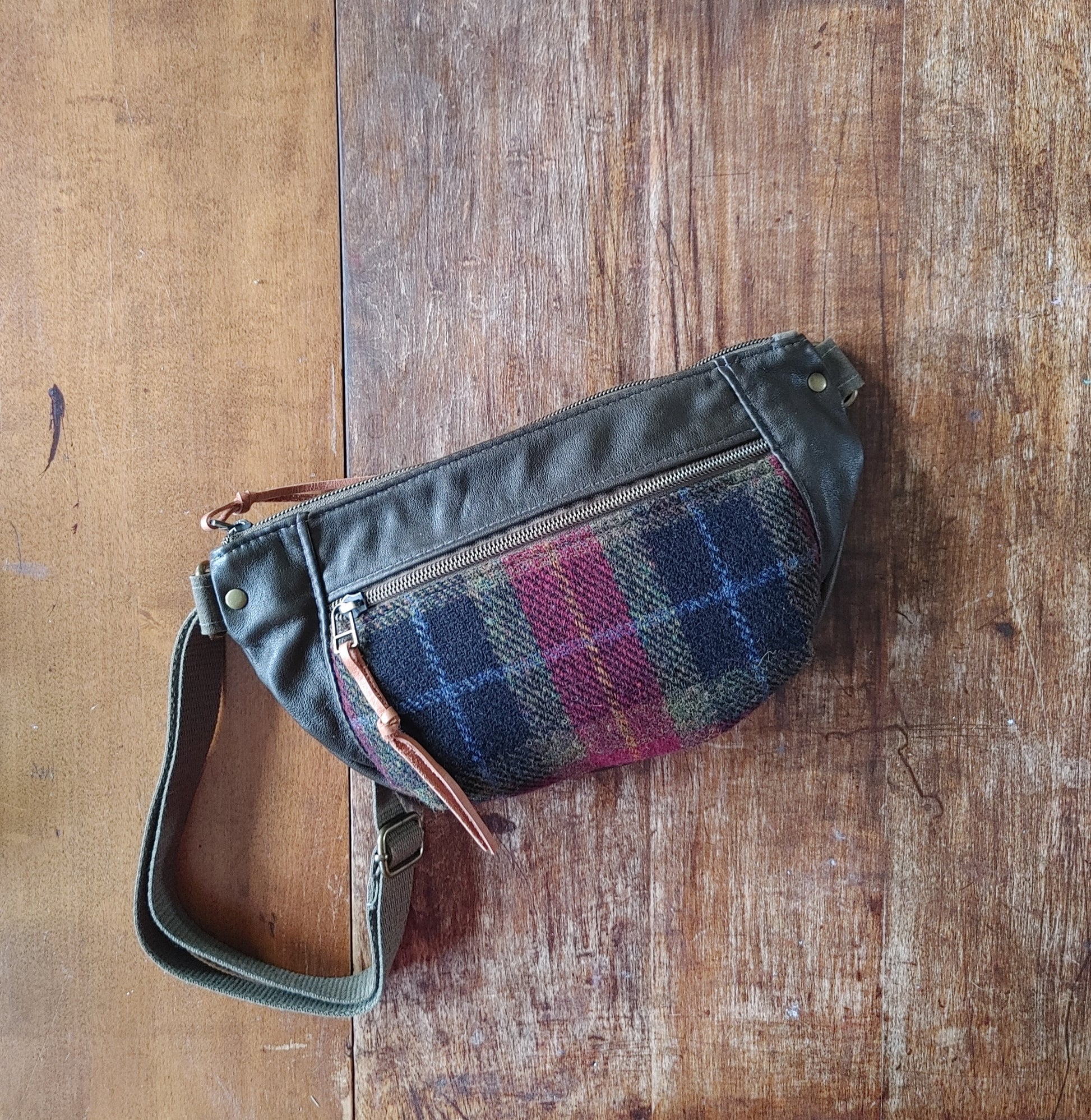 Belt Bag / Hip Pack Large Capacity in Olive Leather and Dark Autumn Harris Tweed