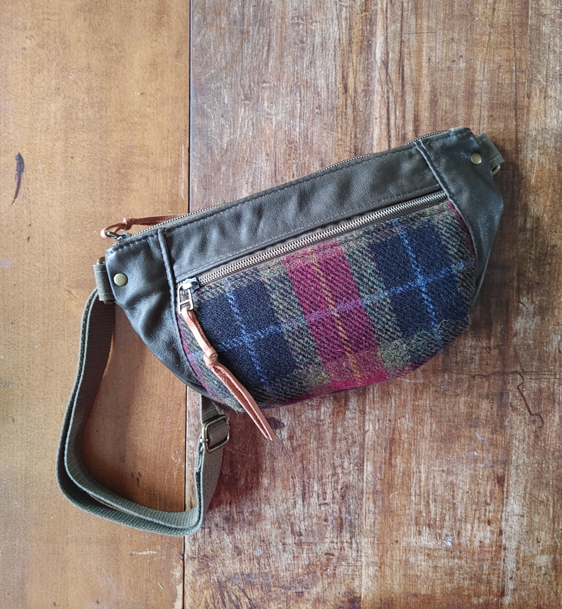 Belt Bag / Hip Pack Large Capacity in Olive Leather and Dark Autumn Harris Tweed