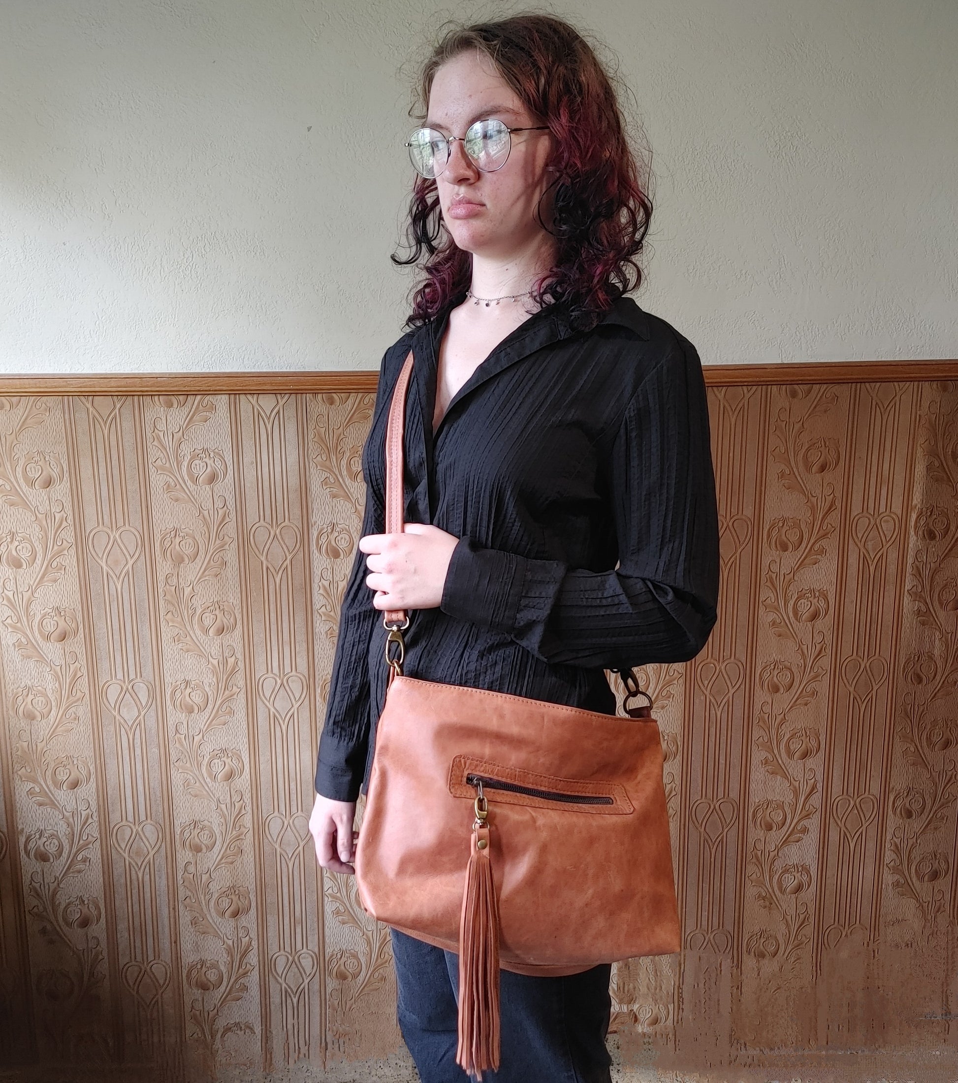 Big Slouchy Style Zippered Handbag in Tan Leather