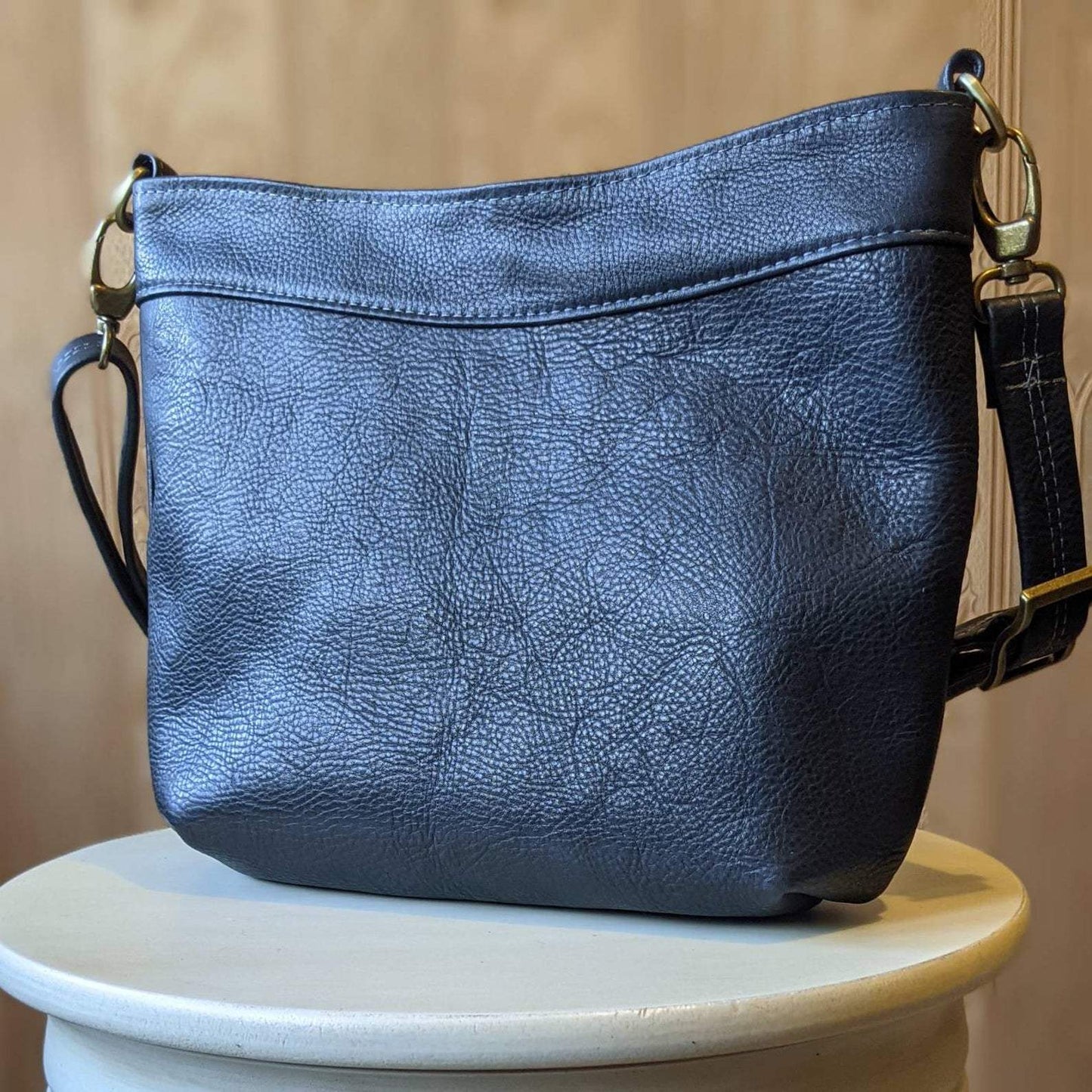 Sway Handbag in Leather